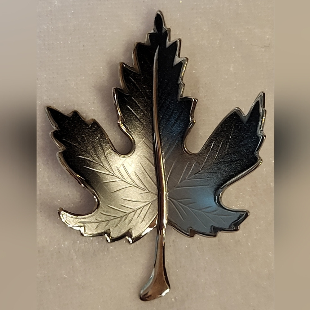 Vintage Maple Leaf Brooch Pin Two-Tone Silver / Black Tone Autumn Jewelry